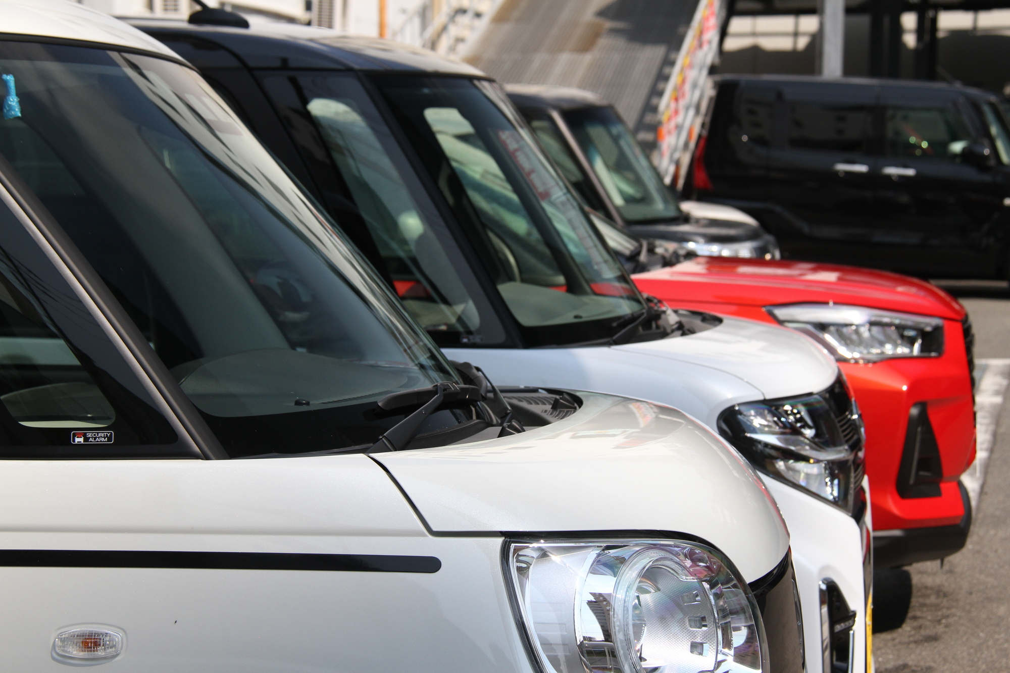 車のリースとは何?カーリースの仕組みを解説!購入との違いや契約のポイントも詳しく紹介